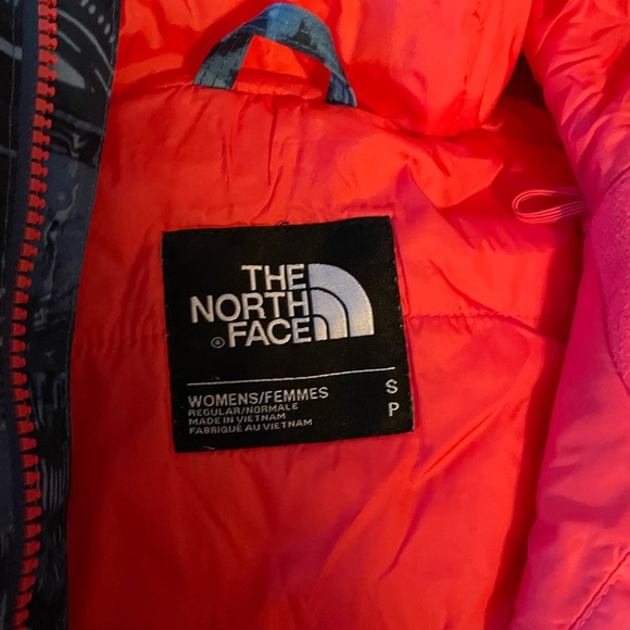The North Face women's size small jacket with hood - Picture 2 of 2